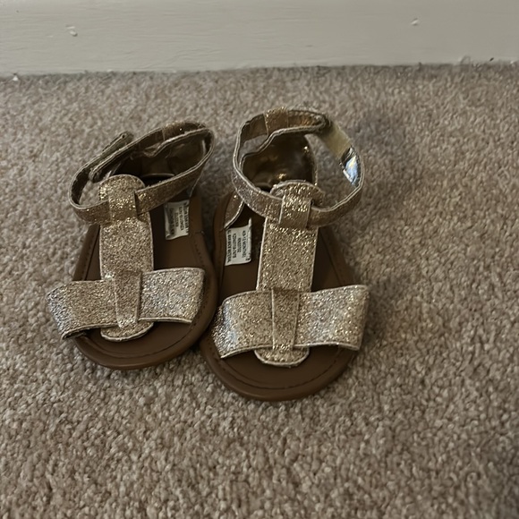 Glittery gold and brown sandals for 9-12 Months good condition! - Picture 4 of 5
